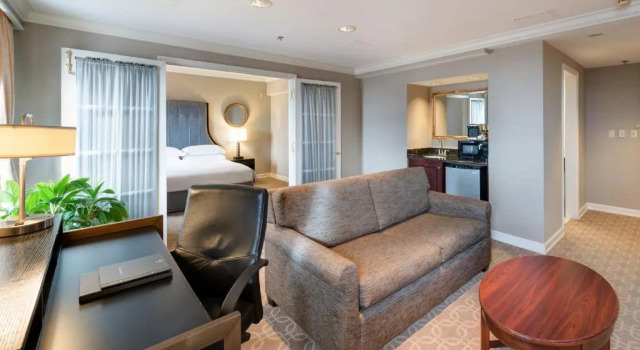 Полулюкс Hilton Milwaukee