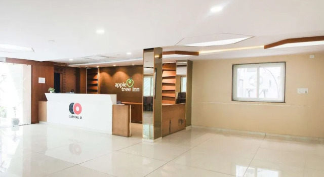 Capital O 37516 Apple Tree Inn, Rezerwuj Hotel Kukatpalli 