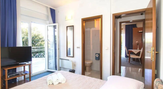 Номер Economy Beachfront Villa Mediteran
