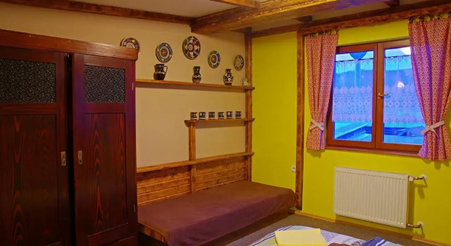 Yellow Paradise House, Buchen Sie Hotel Hrabušice Zips