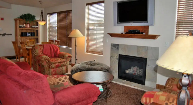White Pines 3-Bedroom Fox Point at Redstone Village, Varaa Huoneistohotelli Park City 