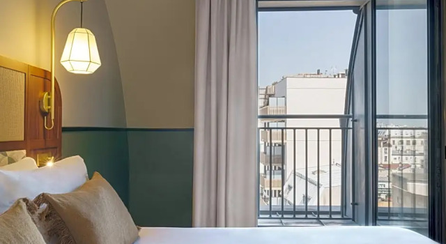 Двухместный номер Cosy с балконом voco Paris - Porte de Clichy by IHG