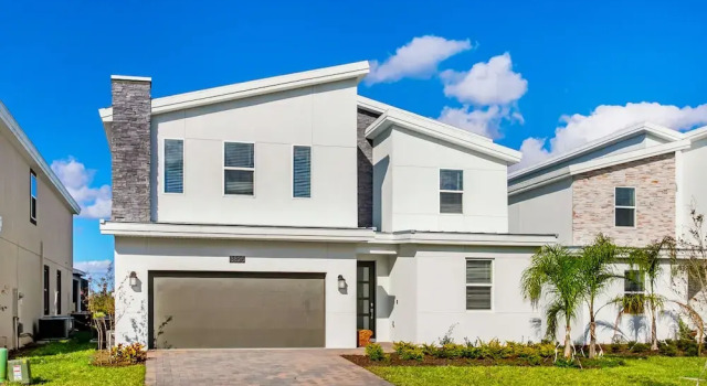 Stunning Villa w/ No Rear Neighbors! Near Disney