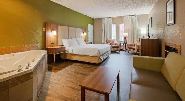 Номер Standard с балконом SureStay Hotel by Best Western Helen Downtown