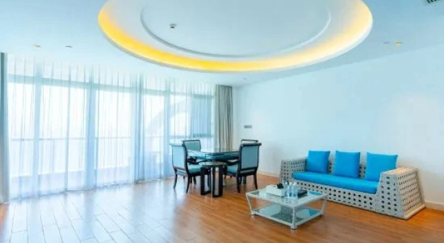 Люкс с 2 комнатами с балконом Sanya Wuzhizhou Coral Hotel