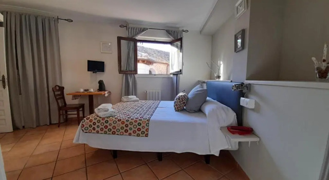 Hostal La Campana, Забронировать Отель Толедо Toledo Province, рядом с Монастырь Св. Антония Падуанского