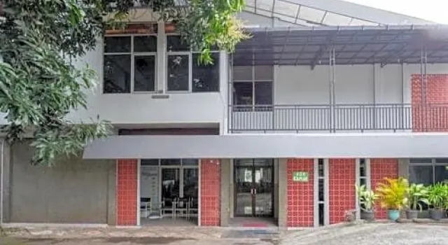 KoolKost Syariah @ Wisma Fastabiq (Minimun Stay 6 Nights), Varaa Hotelli Semarang Central Java, lähellä Police Academy