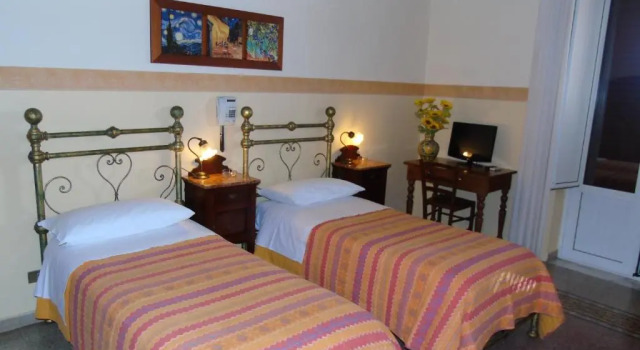 Трёхместный номер Standard Albergo Cavour