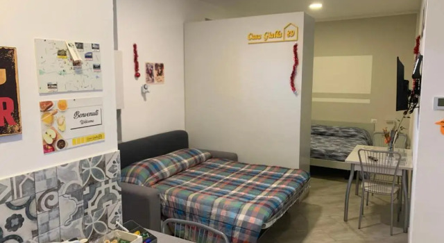 Casa Gialla 89, Book Hotel Garbagnate Milanese Lombardy