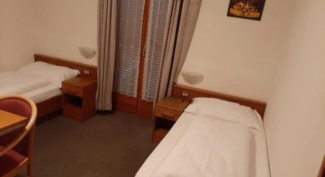 Номер Standard Pension Marianne