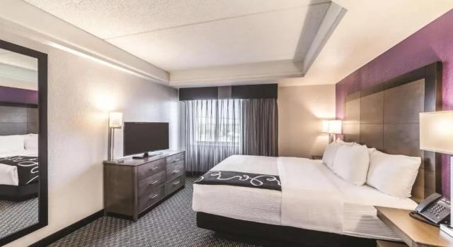 Двухместный люкс Deluxe Executive La Quinta by Wyndham Austin Airport