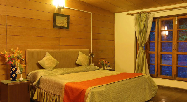 Люкс с 2 комнатами The Lake Resort