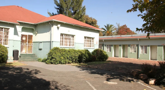 Bubble Ball Guest House, Prenota Affittacamere Germiston Bedfordview