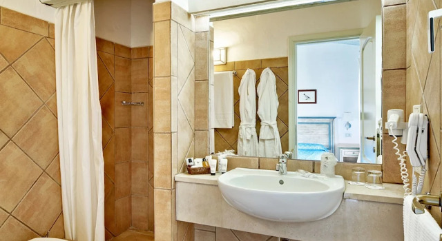 Двухместный номер Superior с балконом Colonna Park Hotel