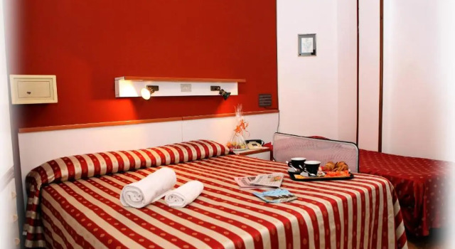 Трёхместный номер Standard Hotel American