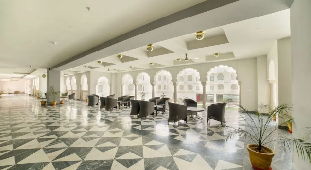 Zone Palace by The Park, Забронировать Отель Отели штата Раджастхана с парковкой, Парковка