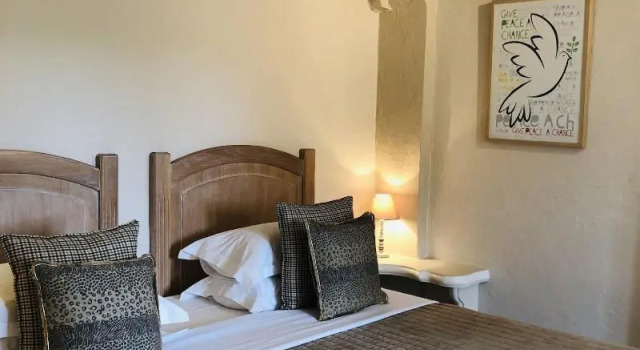 Les Messugues, จอง โรงแรม Saint-Paul-de-Vence Alpes-Maritimes