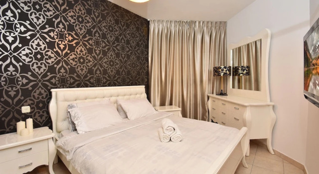Апартаменты Premium c 1 комнатой с балконом и с видом на озеро Kings-Towers Boutique Hotel