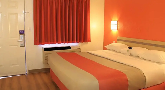 Двухместный люкс Motel 6-Enfield, CT - Hartford