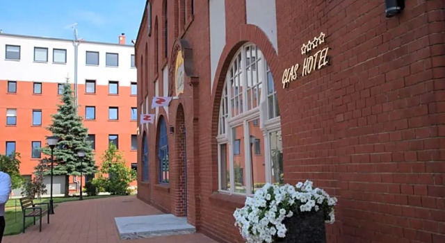 Glas-Hotel, Buchen Sie Hotel Business-Hotels in Lebus, 4* 5*