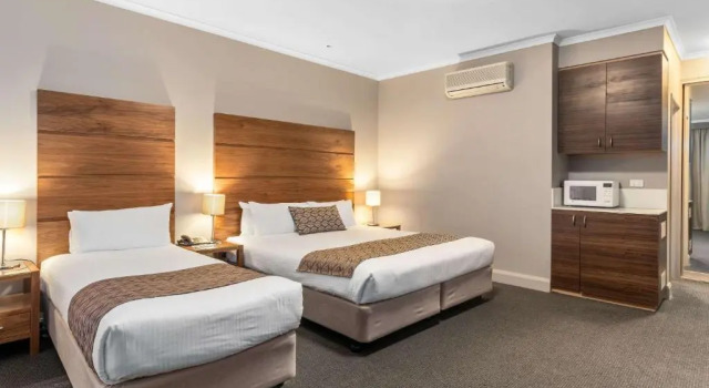 Трёхместный номер Standard Quality Hotel Dickson