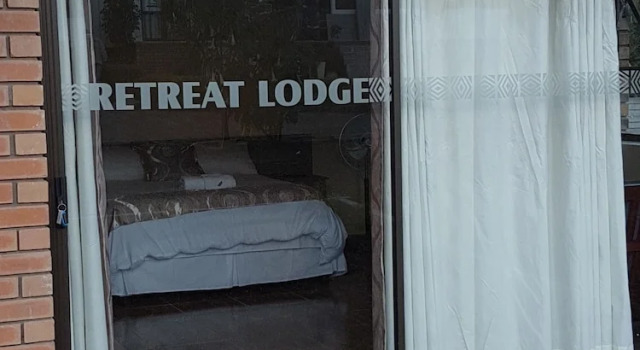 Номер Deluxe Retreat Lodge and Conference Centre