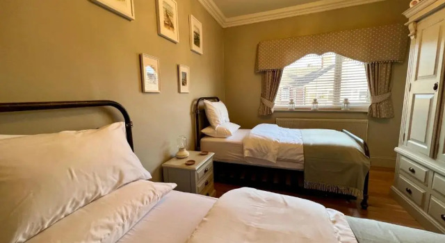 Mill Cottage, New Refurbished, 2 Bed, Cleethorpes, Забронировать Отель Отели Клиторпс с парковкой, рядом с Parkway Cinema, Cleethorpes, Парковка