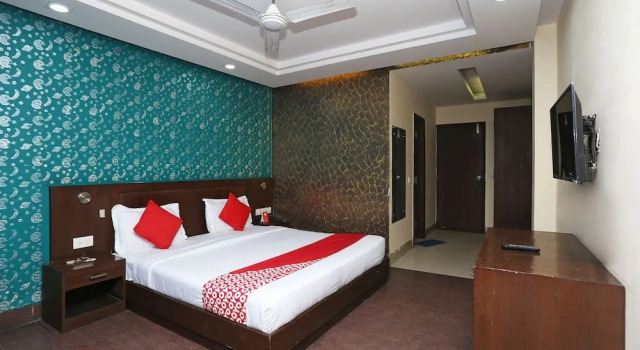 Oyo 15096 Hotel Daya Continental