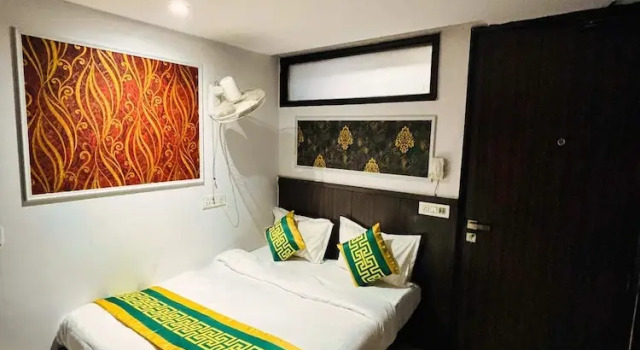 Номер Classic The HomeAste Residence Rajouri Garden