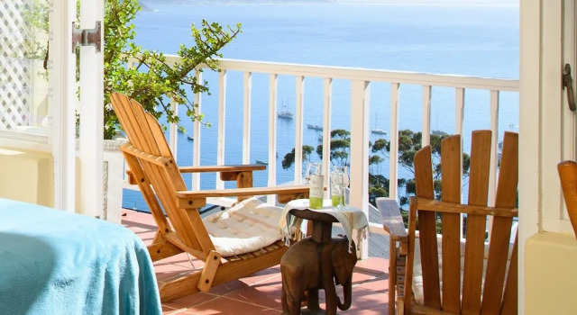 Двухместный номер Deluxe с балконом Albatross Guest House
