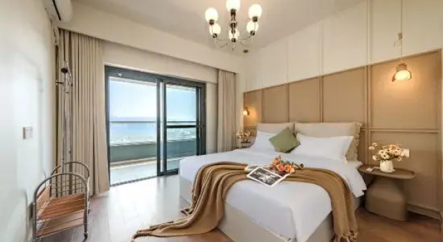 Люкс с 4 комнатами с балконом и с видом на реку Yanyu High-end Designer Homestay