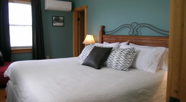Emilyville Inn, Varaa Hotelli Trent Hills Ontario