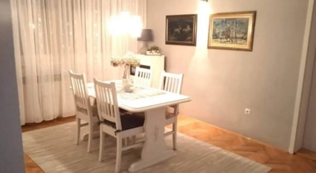 Villa Monera Apartments & Rooms & Free Garage, Забронировать Апартаменты/квартира Отели Мостар с парковкой, рядом с Старый мост Мостара, Парковка
