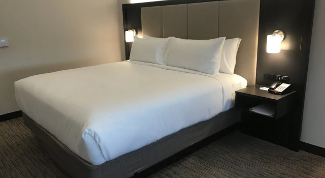 Четырёхместный люкс Holiday Inn Express & Suites - Summerville by IHG