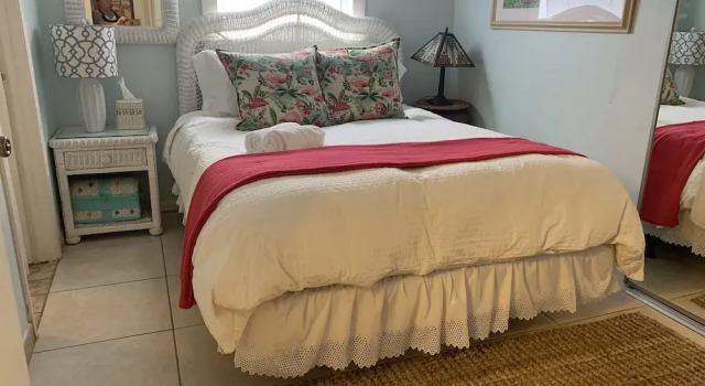 The Secret Garden - The Cottage Near Beach, Shops, Restaurants, Pet Friendly, Close to Lucerne Ave!, 预订 度假屋 沃思湖 Palm Beach County