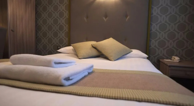 White Horse Inn, Prenota Hotel  