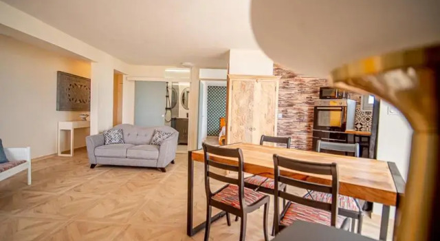 T3 - L' Anaxa - 65m² - champ fleuri, 2 chambres., Book Hotel Hotels in Saint-Denis with Parking, near Trinity Park, Parking