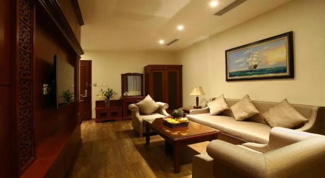Люкс с видом на город Western Hanoi Hotel