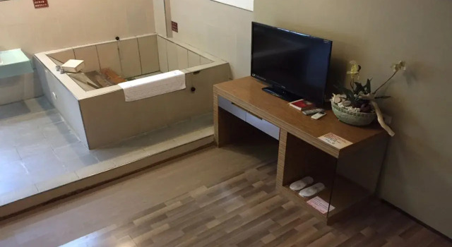 Hefong Deyang Hotspring Hotel