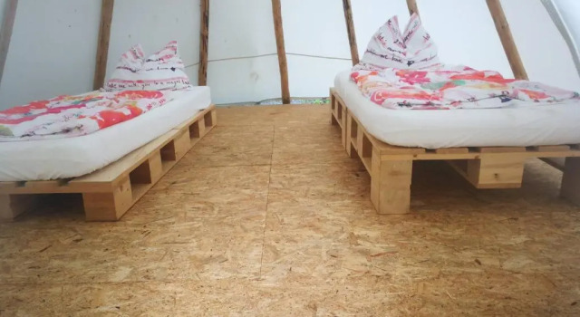 Тент Youth Hostel Proteus Postojna