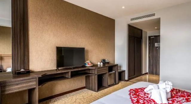 The Cap Hotel, Забронировать Апартаменты/квартира Отели Вунгтау с бассейном, Бассейн