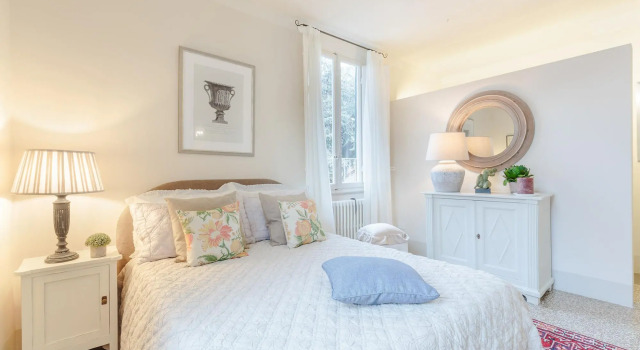 Casa Uccia in Lucca With 1 Bedrooms and 1 Bathrooms