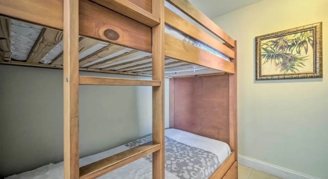 1 Mi to Disney: Condo w/ Water-view Balcony!, Varaa Hotelli Lake Buena Vista 