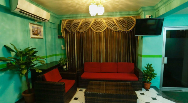 Off Day Inn, Prenota Hotel Hotel a Northern Atolls con pasti, Mezza/completa pensione