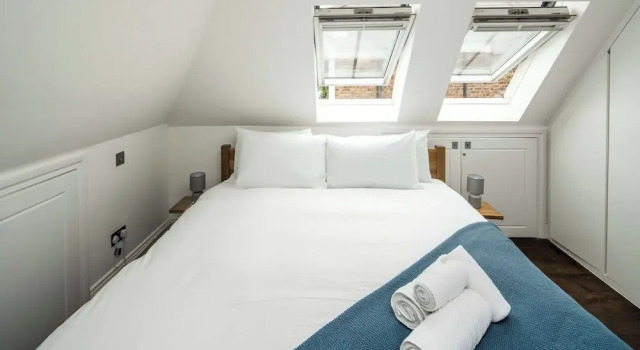 Sleek and Stylish 1BD Apt w/ Balcony, Hammersmith, Забронировать Апартаменты/квартира Апартаменты Лондона, рядом с Пивоварня Fuller’s Griffin, Апартаменты/квартира