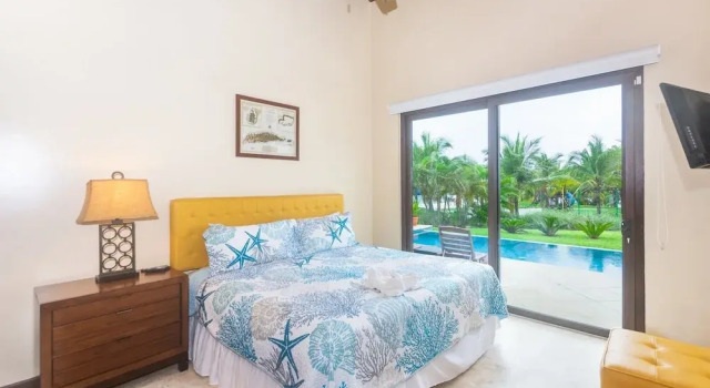 Pristine Bay Beach Villa 104, Book Villa Sommerhuse i Roatan, Hytte