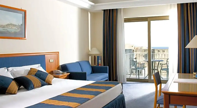 Номер Superior Отель Royal Continental Hotel Naples