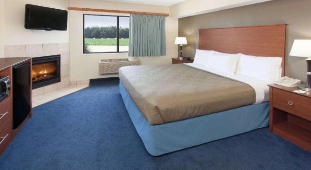 Двухместный люкс AmericInn by Wyndham Webster City