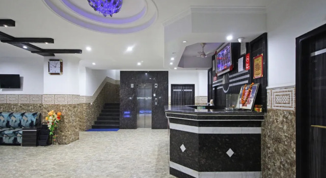 OYO 5093 Hotel Broadway
