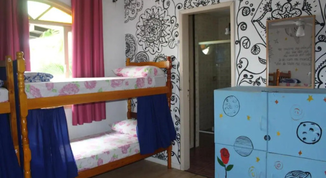 Кровать в общем номере (женский номер) Oceanic Hostel